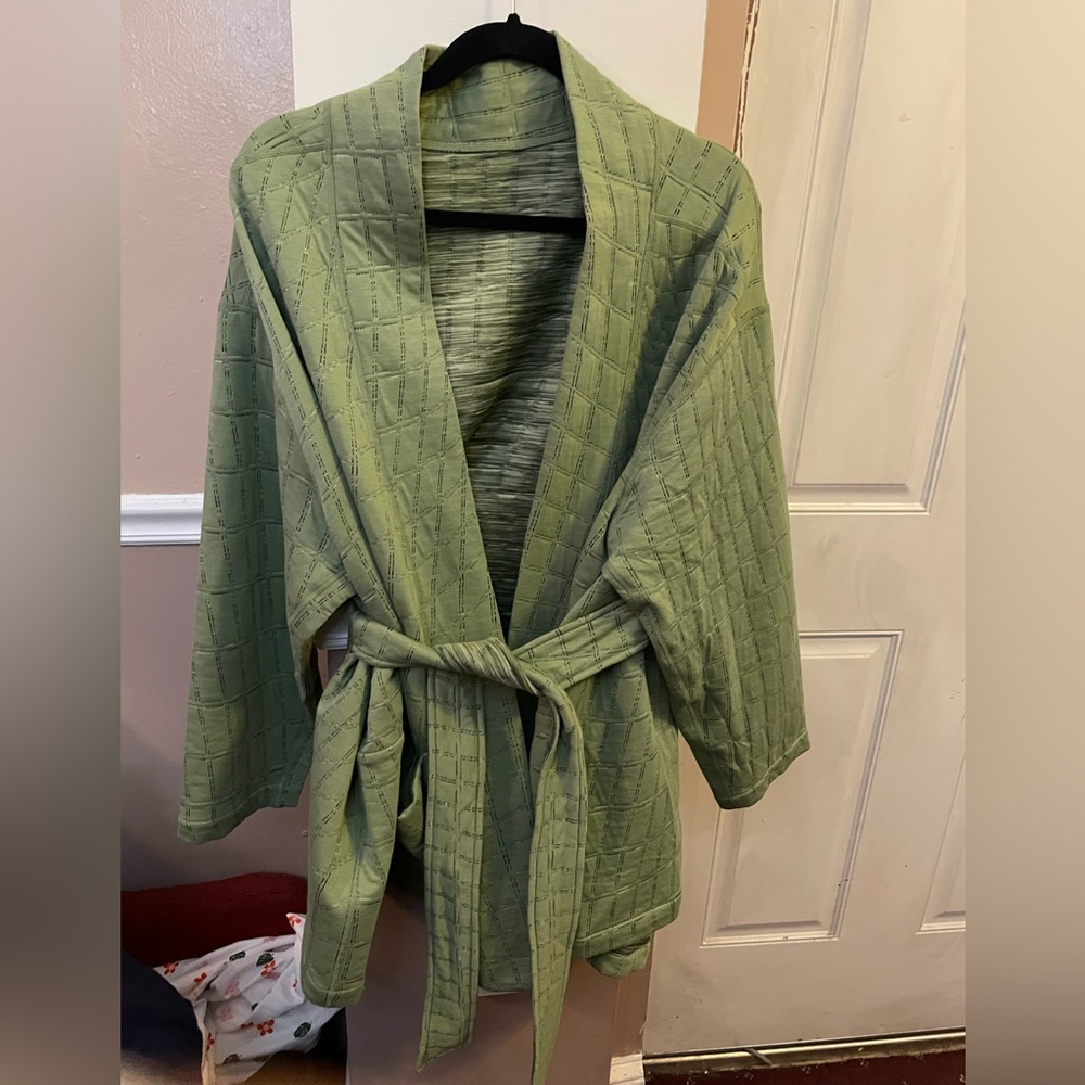Nike Yoga Therma-Fit Reversible Green Quilted Women's Kimono/Jacket